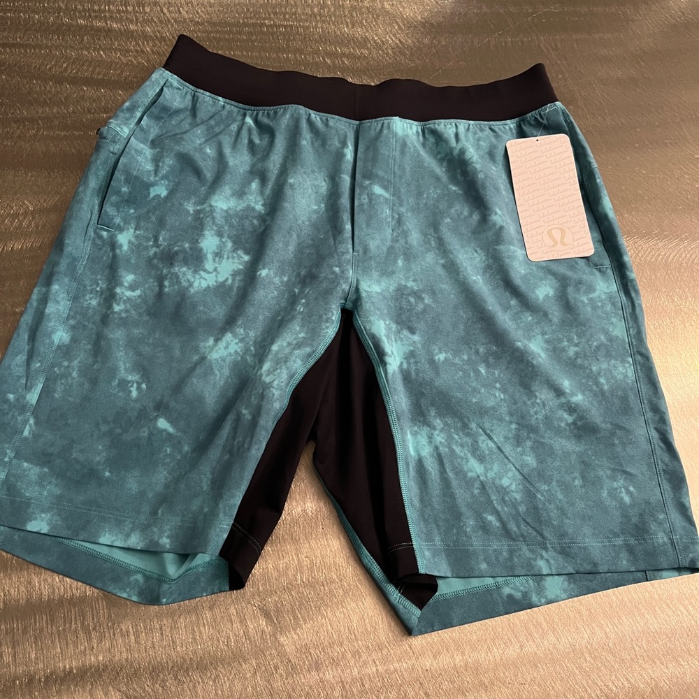 Lulu Lemon Mens shorts